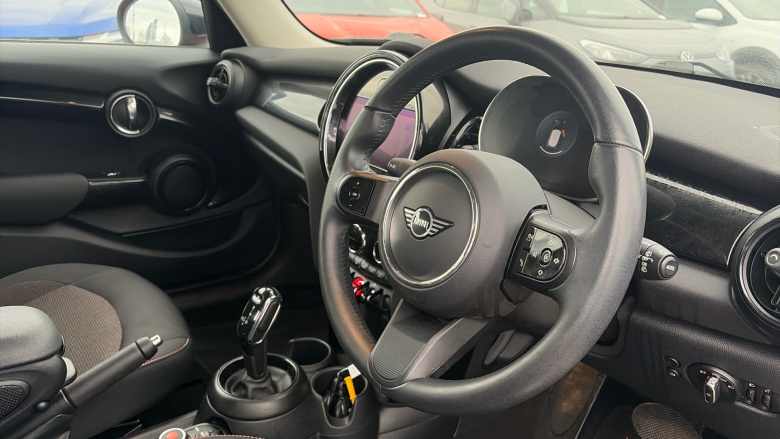 MINI Hatchback 1.5 Cooper Classic 5dr Auto Petrol Hatchback